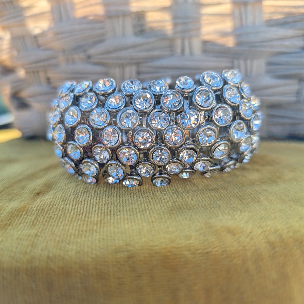 Gorgeous Glass And Crystal Multi-Strand Stretch Bracelet